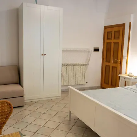 Casa + Ombrellone A Serapo *