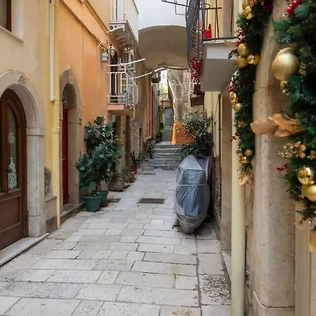 Lungomare Vico 17 * גאטה