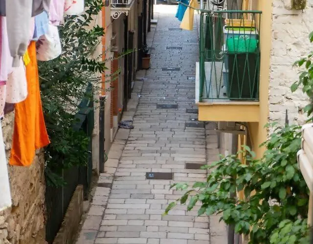 Casa + Ombrellone A Serapo * גאטה