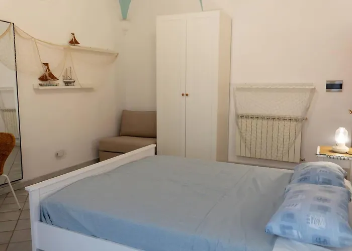 Casa + Ombrellone A Serapo דירה *